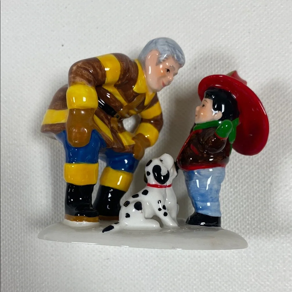 Dept. 56 Snow Village Accessory, "Fun at the Firehouse." Set of 2 figures - Picture 4 of 15